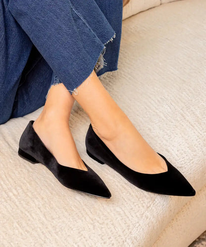 The Goldfinch 15 - Black Velvet