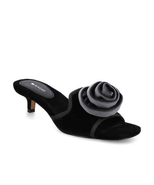 The Kiwi Kitten Flower - Black Velvet